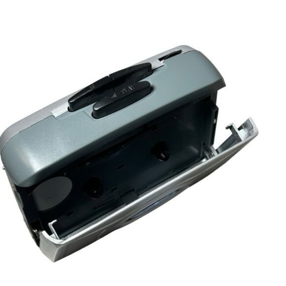 Vintage Coby Personal Cassette Player and Radio ... - Picture 8 of 10